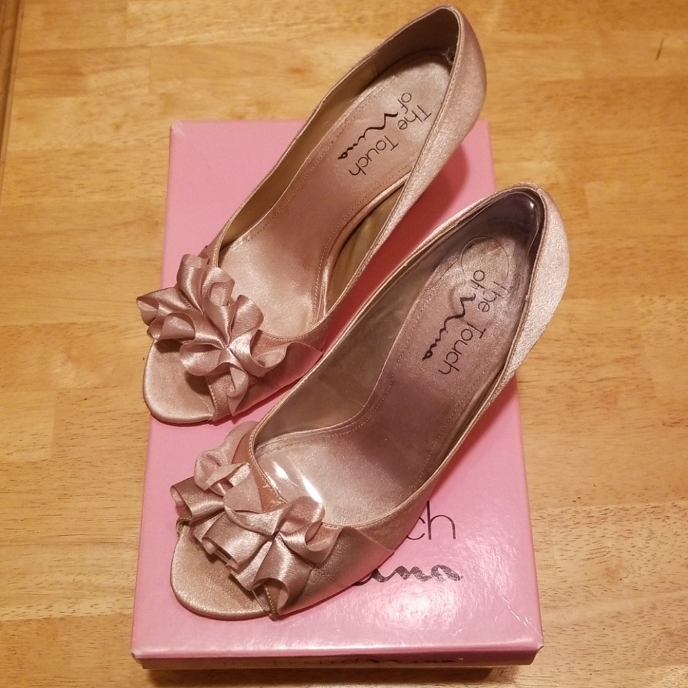 <Touch of Nina> Dress Heel/Shoe, Peep Toe - 6M
